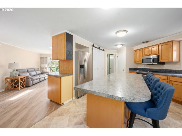 41536 MCKENZIE Hwy, Springfield, OR 97478