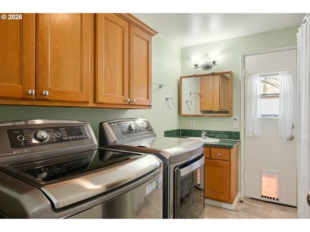 41536 MCKENZIE Hwy, Springfield, OR 97478