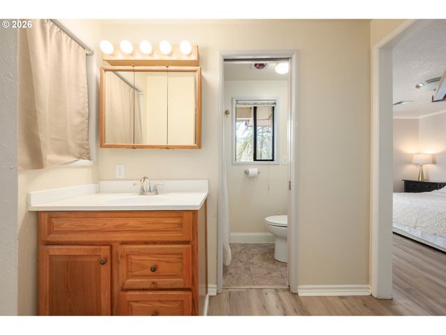 41536 MCKENZIE Hwy, Springfield, OR 97478
