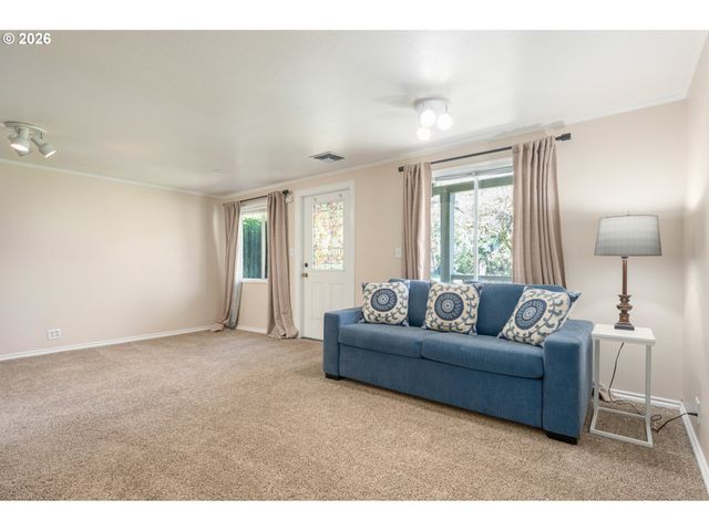 41536 MCKENZIE Hwy, Springfield, OR 97478