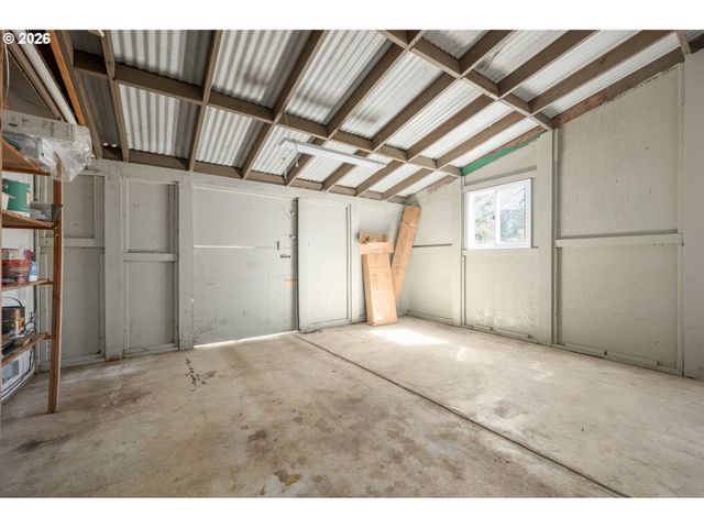 41536 MCKENZIE Hwy, Springfield, OR 97478