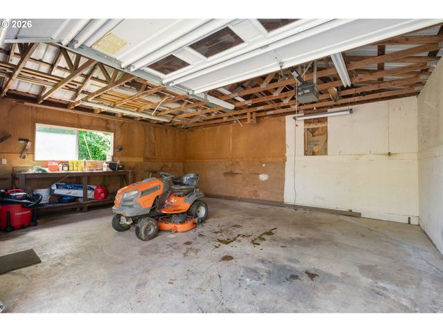 41536 MCKENZIE Hwy, Springfield, OR 97478