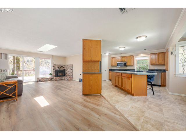 41536 MCKENZIE Hwy, Springfield, OR 97478