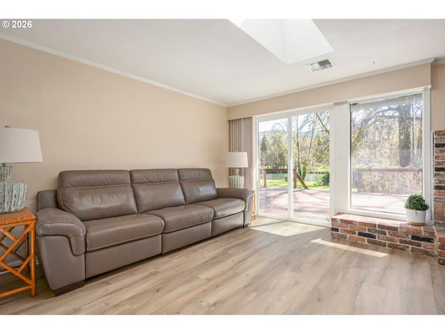 41536 MCKENZIE Hwy, Springfield, OR 97478