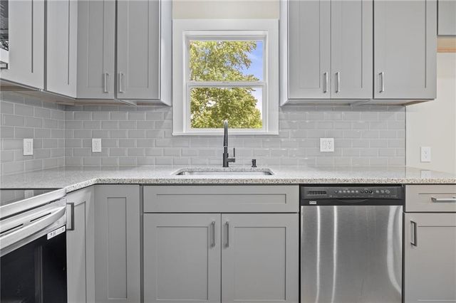 724 S Hamilton Street, Olathe, KS 66061