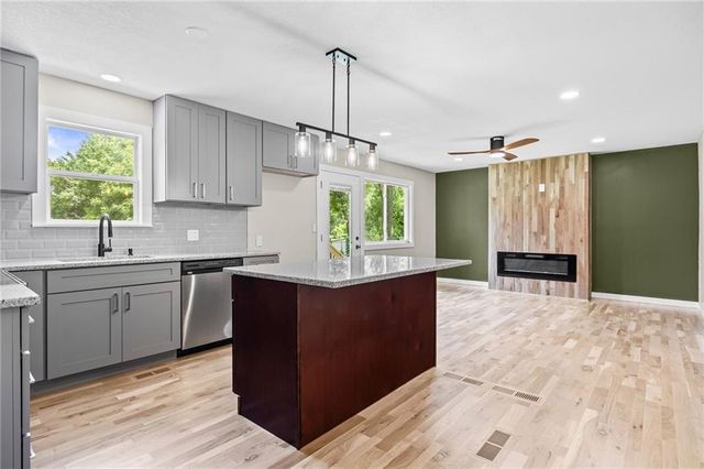 724 S Hamilton Street, Olathe, KS 66061