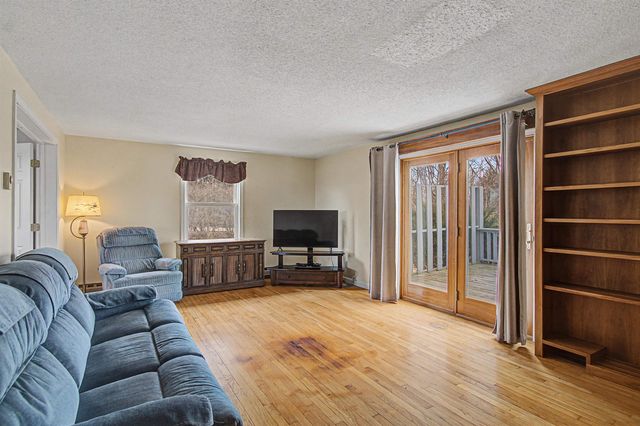 220 South Street, South Hero, VT 05486