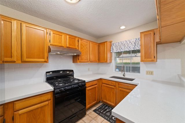 3131 E Heatherock Circle, Sugar Land, TX 77479