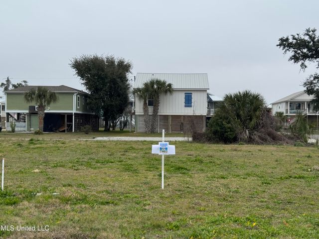 Seaside Dr, Gulfport, MS 39501