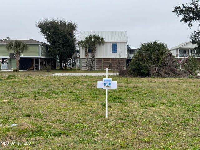 Seaside Dr, Gulfport, MS 39501