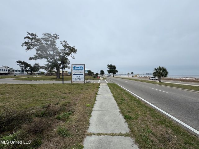 Seaside Dr, Gulfport, MS 39501