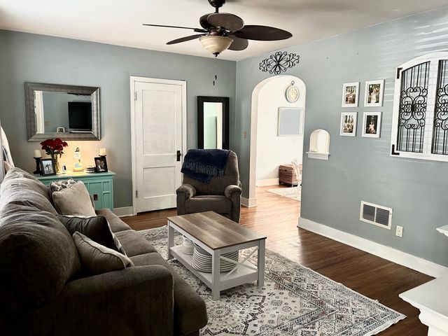 1822 Fulton Street, Peru, IL 61354