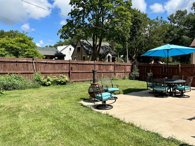 1822 Fulton Street, Peru, IL 61354