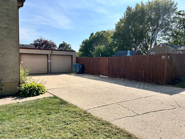 1822 Fulton Street, Peru, IL 61354