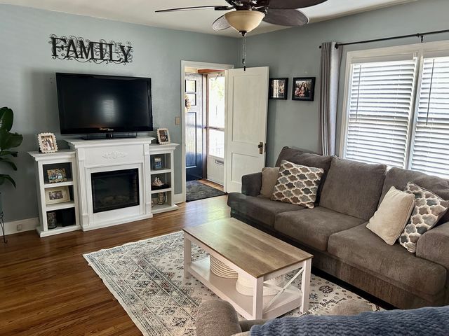 1822 Fulton Street, Peru, IL 61354