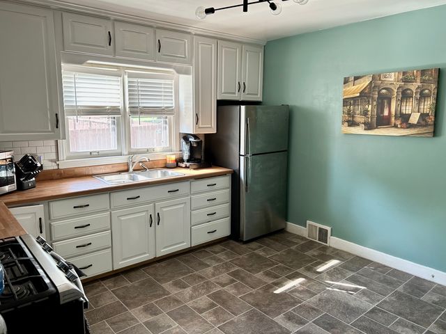 1822 Fulton Street, Peru, IL 61354