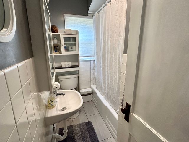 1822 Fulton Street, Peru, IL 61354