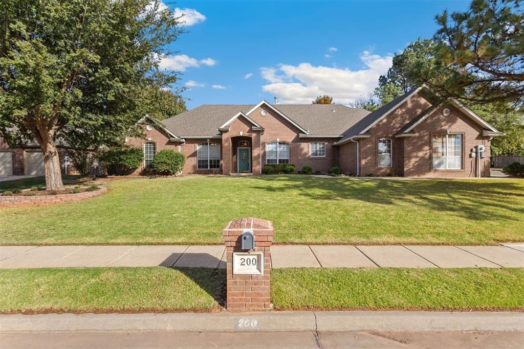 200 Ainsley Court, Edmond, OK 73034