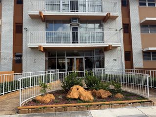 3881 W Flagler St 315, Miami, FL 33134