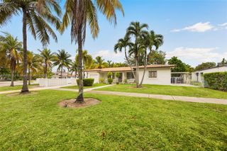 811 SW 25th Rd, Miami, FL 33129