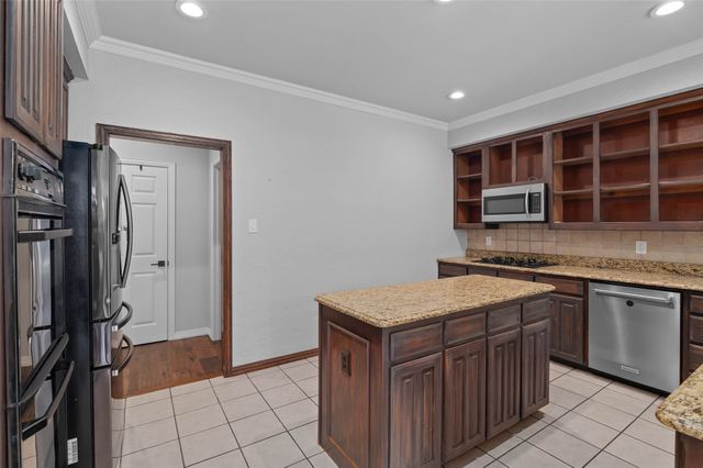 1610 Fairway Drive, Corinth, TX 76210