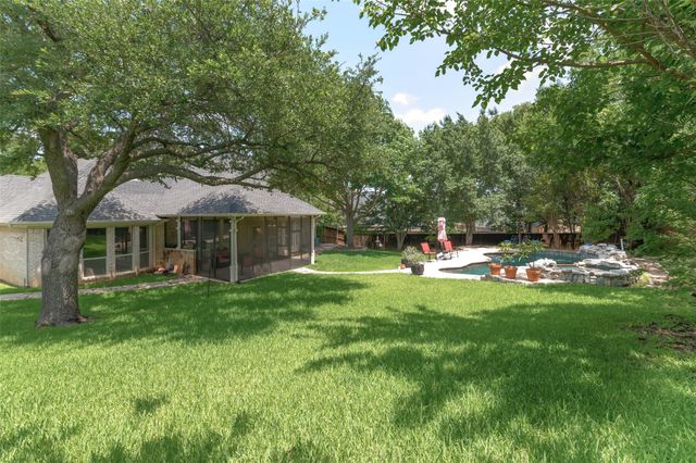 1610 Fairway Drive, Corinth, TX 76210