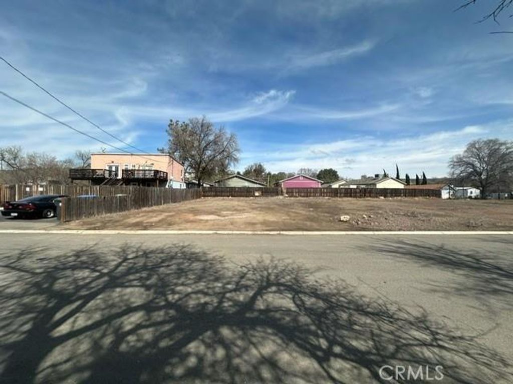 Image 1 of property listing at 14240 Pearl Avenue, Clearlake, CA 95422