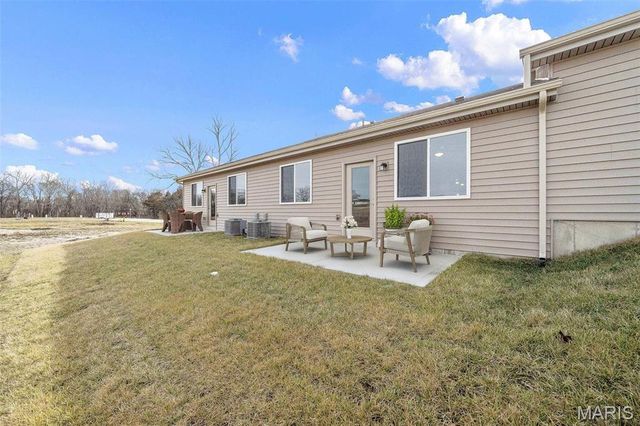 879 Walter Way, Washington, MO 63090