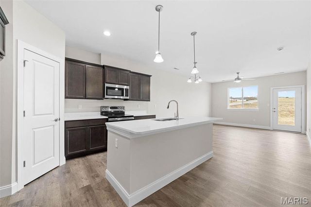 879 Walter Way, Washington, MO 63090
