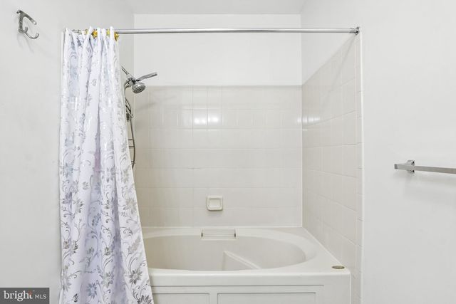 121 KYLE WAY, Ewing, NJ 08628