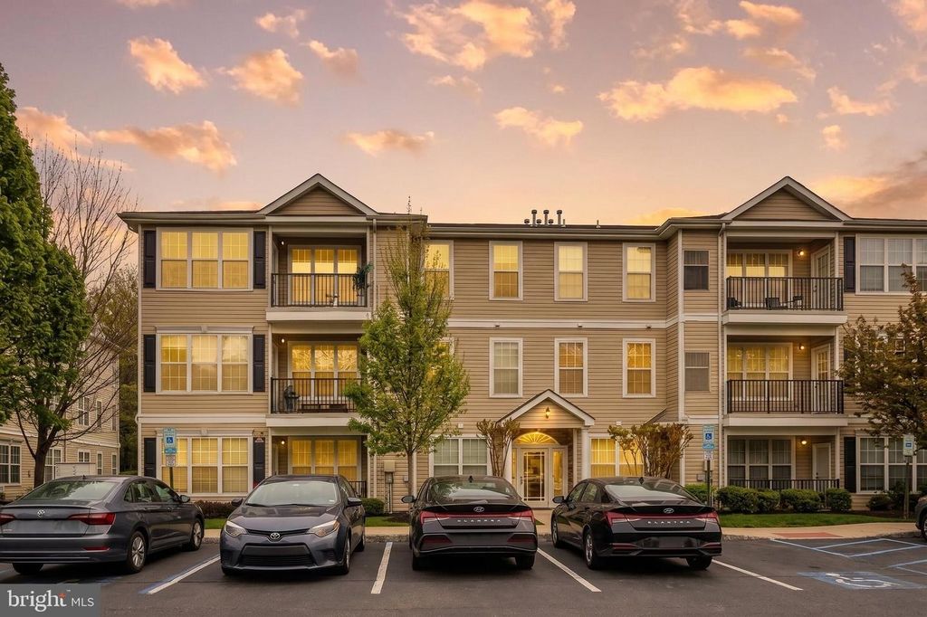121 KYLE WAY, Ewing, NJ 08628