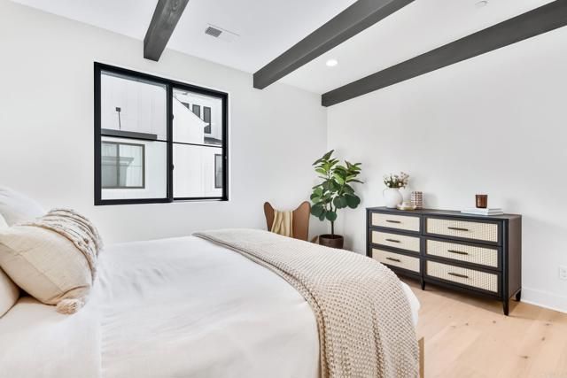 1400 Anacona Place 105, Encinitas, CA 92024