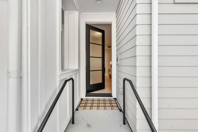 1400 Anacona Place 105, Encinitas, CA 92024