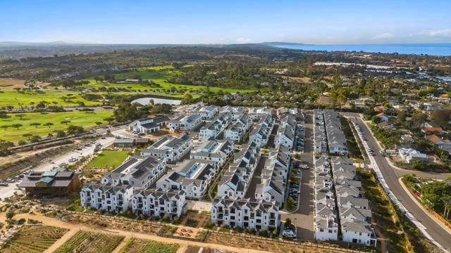1400 Anacona Place 105, Encinitas, CA 92024