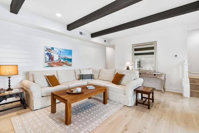 1400 Anacona Place 105, Encinitas, CA 92024