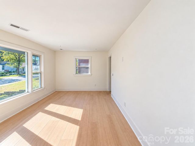 1827 Edgewater Drive, Charlotte, NC 28210
