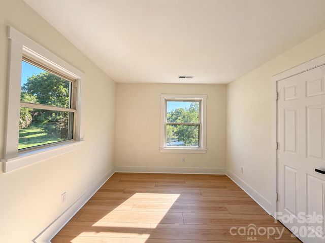 1827 Edgewater Drive, Charlotte, NC 28210
