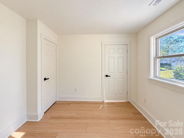 1827 Edgewater Drive, Charlotte, NC 28210