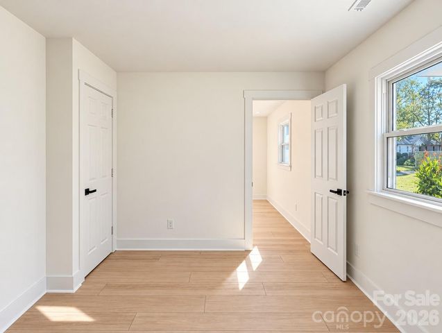 1827 Edgewater Drive, Charlotte, NC 28210
