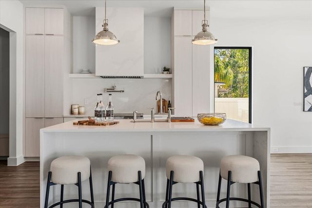 1320 CLOVERLAWN AVENUE, Orlando, FL 32806