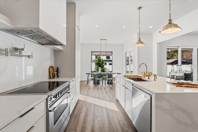 1320 CLOVERLAWN AVENUE, Orlando, FL 32806