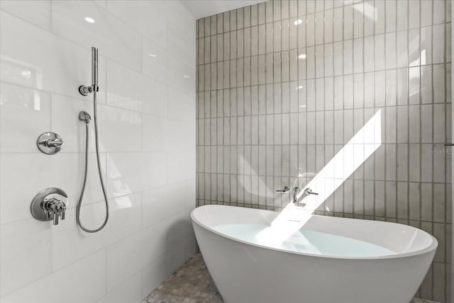 1320 CLOVERLAWN AVENUE, Orlando, FL 32806