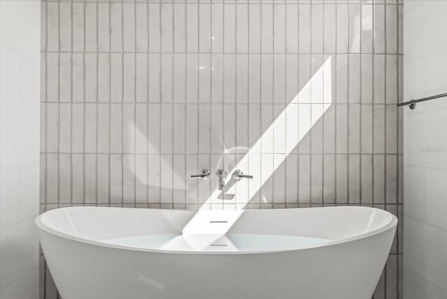 1320 CLOVERLAWN AVENUE, Orlando, FL 32806