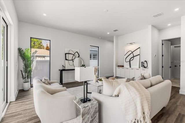 1320 CLOVERLAWN AVENUE, Orlando, FL 32806