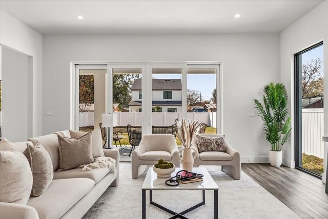 1320 CLOVERLAWN AVENUE, Orlando, FL 32806