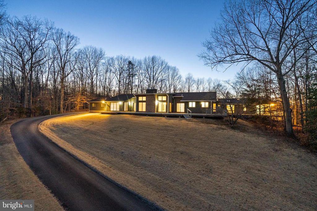 20 CESSNA LN, Fredericksburg, VA 22405