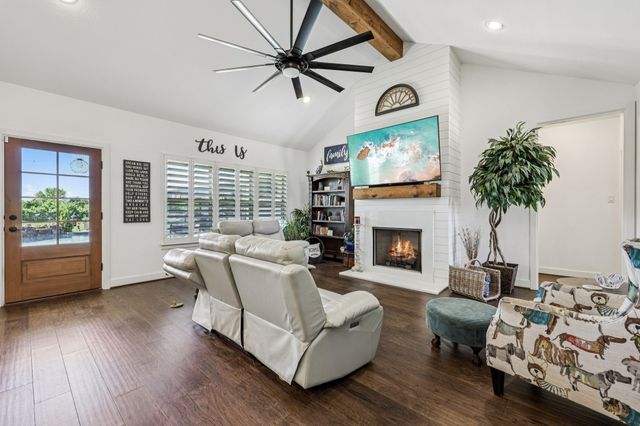 1180 Horizon Trace Drive, Azle, TX 76020