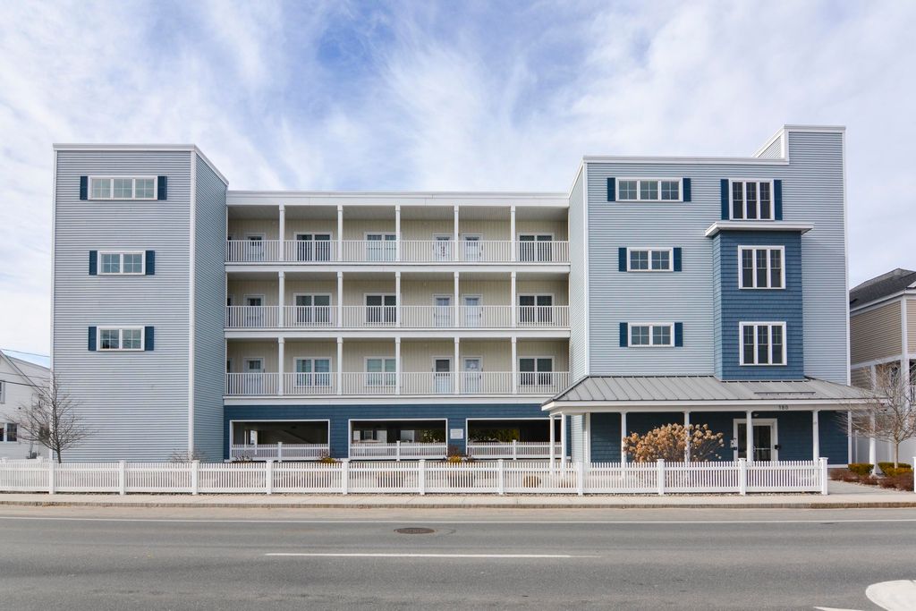 Image 1 of property listing at 180 Ashworth Avenue # 105, Hampton, NH 03842