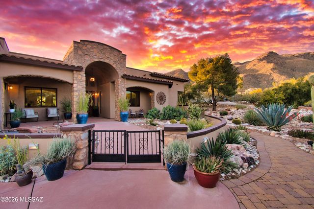 5423 E Gleneagles Drive, Tucson, AZ 85718