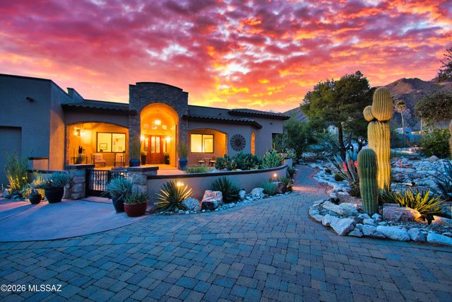 5423 E Gleneagles Drive, Tucson, AZ 85718